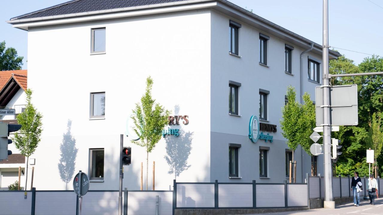 Henrys Sleeping Am Augsburger Eiskanal Exterior photo
